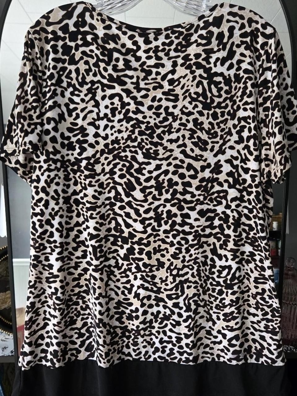 Fashion Bug Black & Cream Leopard-Print Short Sleeve Tunic - Picture 4 of 8